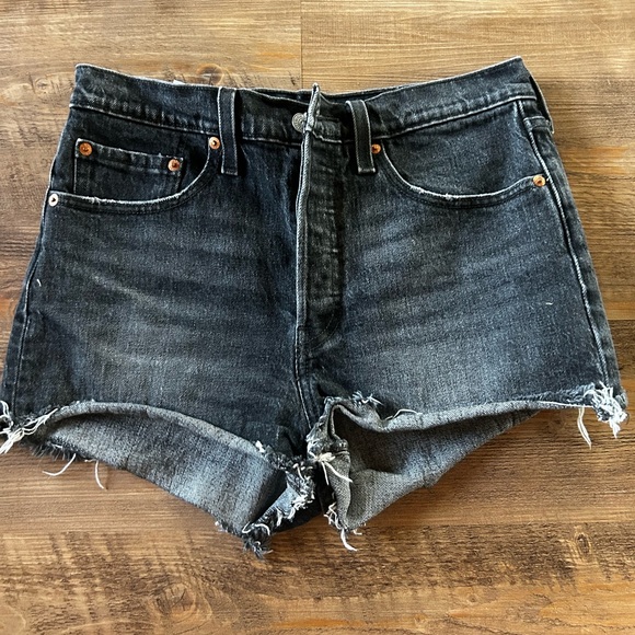 Levi’s 501 button fly shorts - Picture 3 of 3